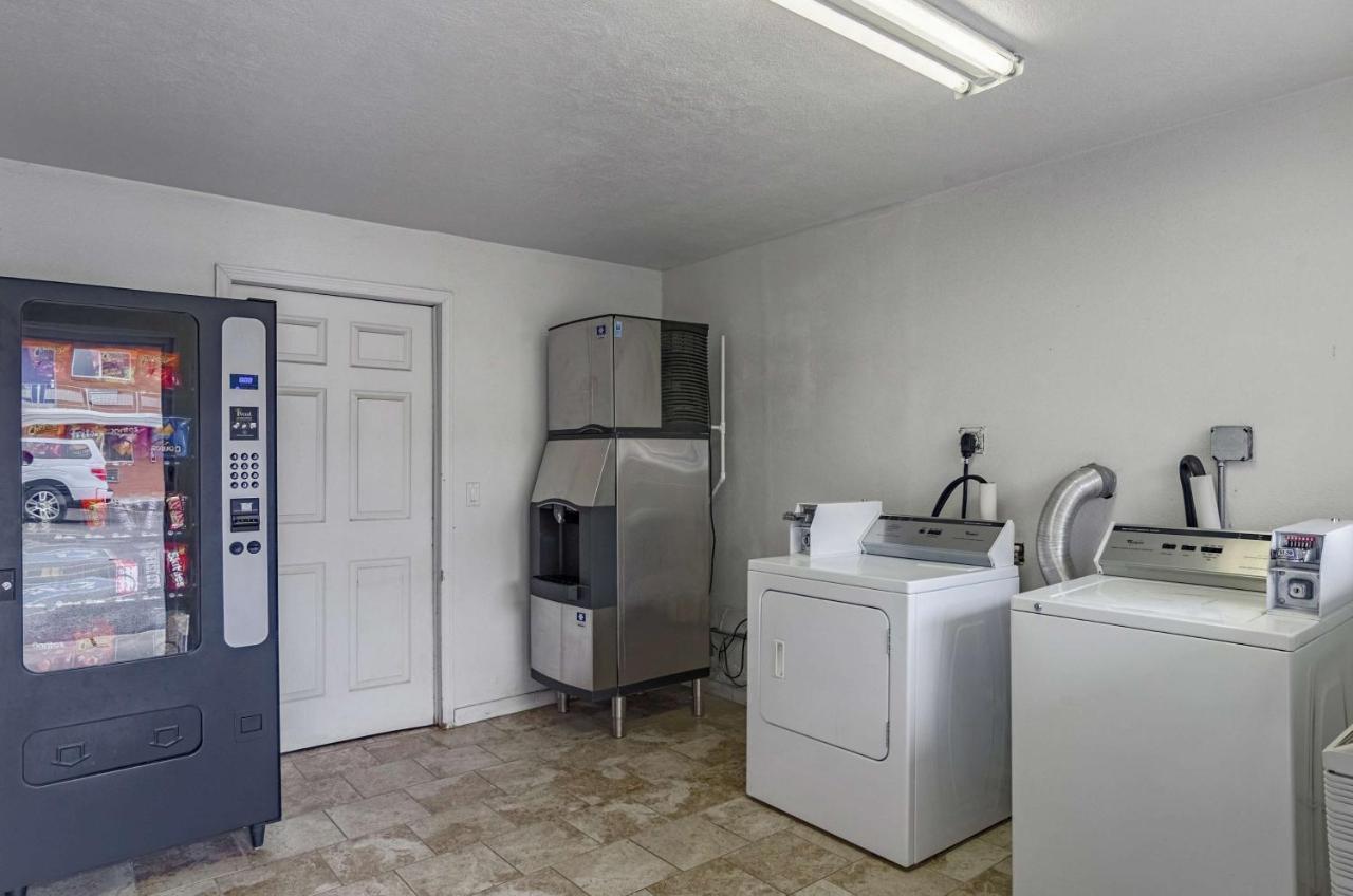 Motel 6 Riverton Wy Экстерьер фото